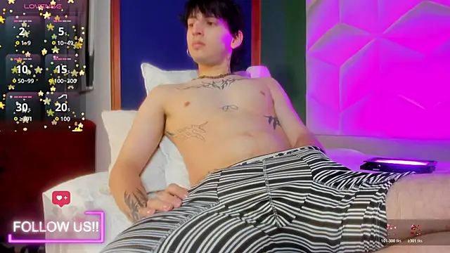 Snapshot of sett_and_gwen chatting on 10.25.25 sett and gwen online show from 10.25.25