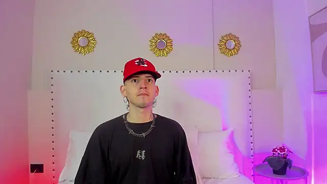 Snapshot of sett_and_gwen chatting on 11.14.25 sett and gwen online show from 11.14.25