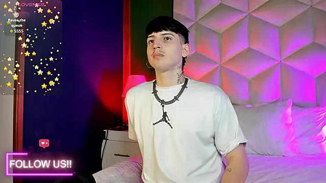 Snapshot of sett_and_gwen chatting on 11.19.25 sett and gwen online show from 11.19.25