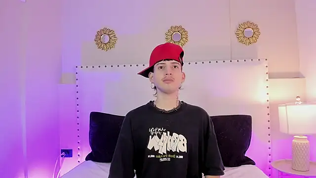 Snapshot of sett_and_gwen chatting on 11.23.25 sett and gwen online show from 11.23.25