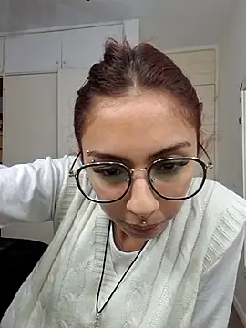 Jazmin-Cerezita online show from 10.30.25