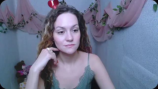 Lina Star S online show from 12.14.24