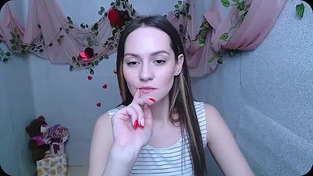 Lina Star S online show from 12.21.24