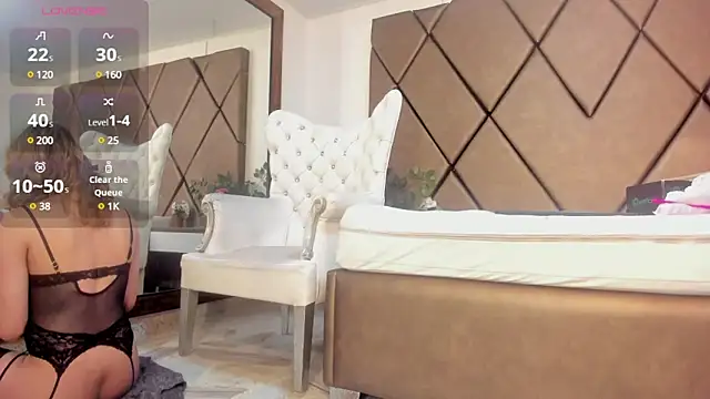 LunitaDiva online show from 03.15.25