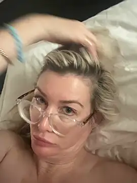 Englishhotwife4u online show from 12.31.24