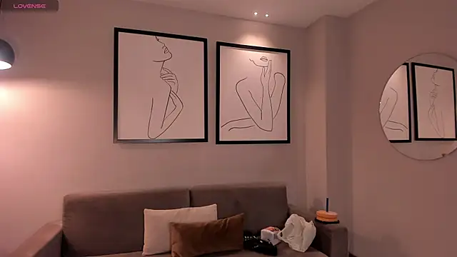 Snapshot of MiaFarrell_ chatting on 11.07.25 MiaFarrell online show from 11.07.25