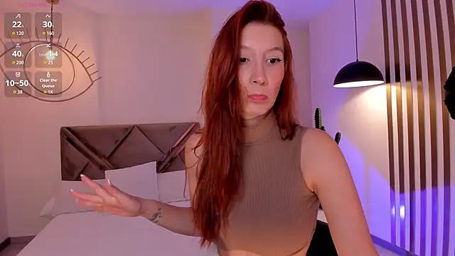 Snapshot of MiaFarrell_ chatting on 11.15.25 MiaFarrell online show from 11.15.25