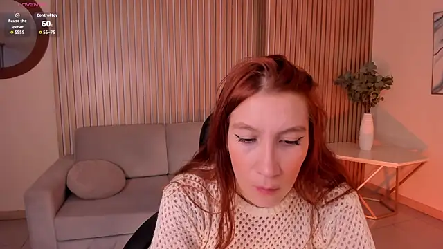 Snapshot of MiaFarrell_ chatting on 02.08.26 MiaFarrell online show from 02.08.26