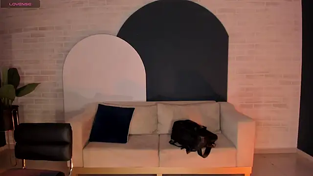 Snapshot of MiaFarrell_ chatting on 02.17.26 MiaFarrell online show from 02.17.26