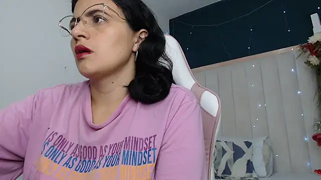 africa holmes online show from 02.23.25