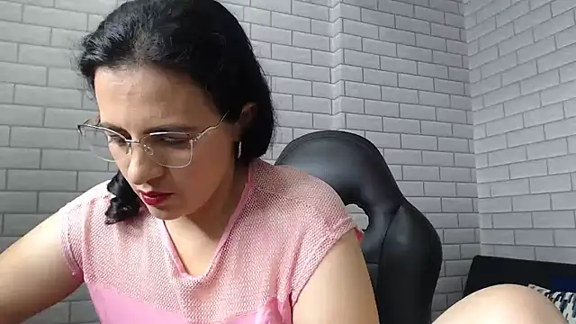 africa holmes online show from 03.04.25