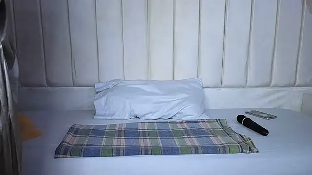 africa holmes online show from 03.16.25