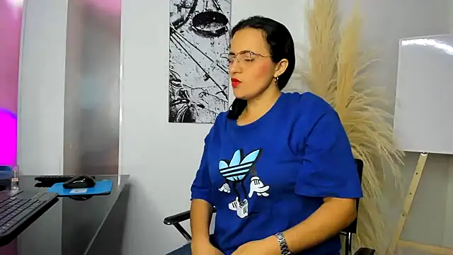 africa holmes online show from 03.20.25