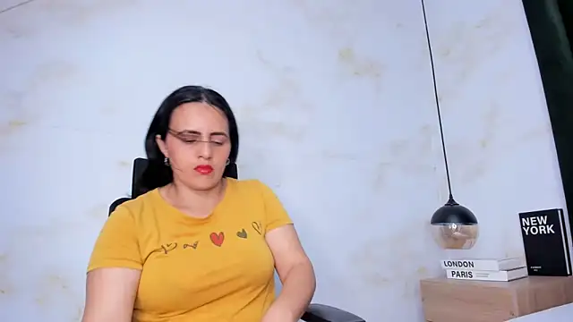 africa holmes online show from 09.11.25