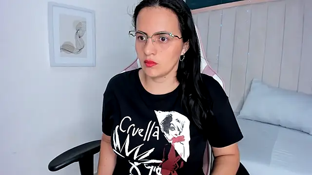 africa holmes online show from 09.12.25