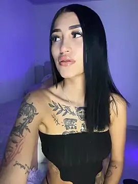 Cassie howard  online show from 12.18.24