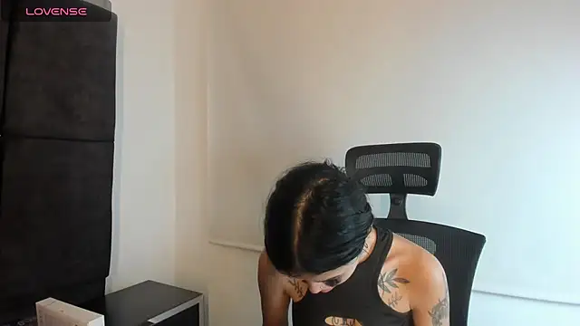 Cassie howard  online show from 01.14.25