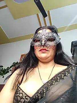 Snapshot of sexy_bhabhi69 chatting on 11.24.25 sexy bhabhi69 online show from 11.24.25