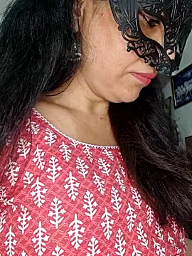 Snapshot of sexy_bhabhi69 chatting on 05.13.26 sexy bhabhi69 online show from 05.13.26