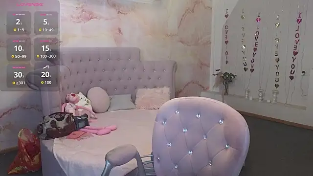 Snapshot of Penelope_Pinky chatting on 11.14.25 Penelope Pinky online show from 11.14.25