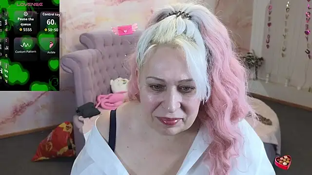 Snapshot of Penelope_Pinky chatting on 03.04.26 Penelope Pinky online show from 03.04.26