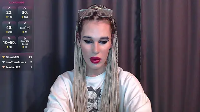 Snapshot of Cassie_Bae chatting on 12.23.24 Cassie Bae online show from 12.23.24