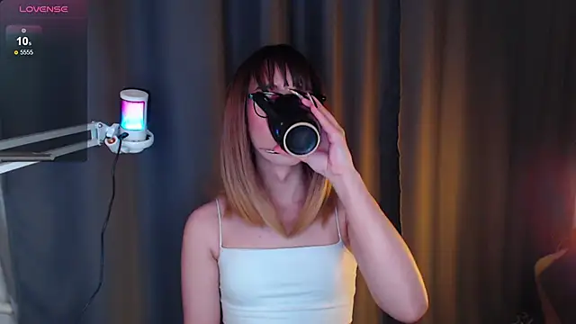 Snapshot of Cassie_Bae chatting on 03.18.25 Cassie Bae online show from 03.18.25