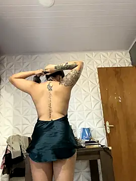 Nicollygriu online show from 11.30.25