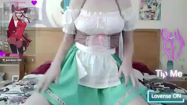 Snapshot of MilahHot13 chatting on 09.28.25 MilahHot13 online show from 09.28.25