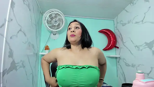 Snapshot of karime_sexygirl chatting on 12.21.25 karime sexygirl online show from 12.21.25