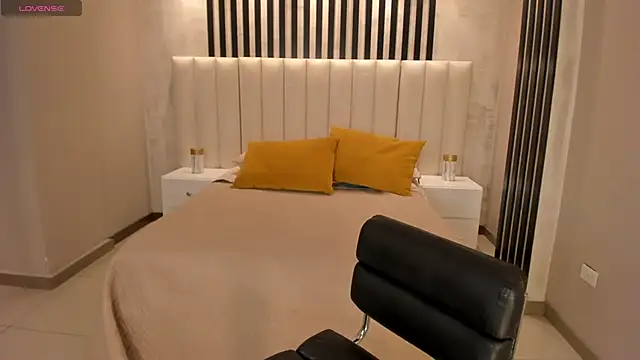 FernandaX1 online show from 03.06.25