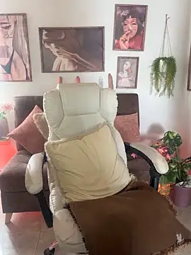 Adeellee  online show from 11.23.25