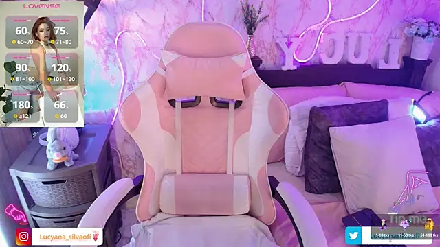 Snapshot of LucyanaSilva chatting on 11.20.25 LucyanaSilva online show from 11.20.25