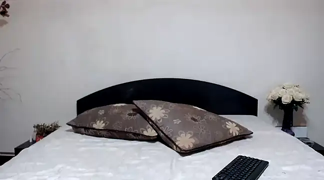 EveeRose online show from 12.29.24