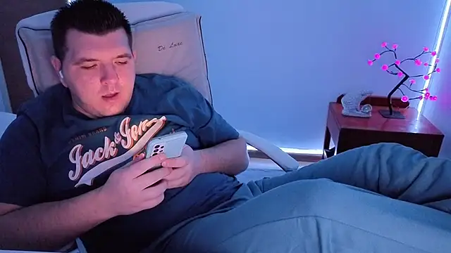 Snapshot of JasonJacks chatting on 10.25.25 JasonJacks online show from 10.25.25