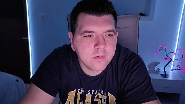 Snapshot of JasonJacks chatting on 10.27.25 JasonJacks online show from 10.27.25