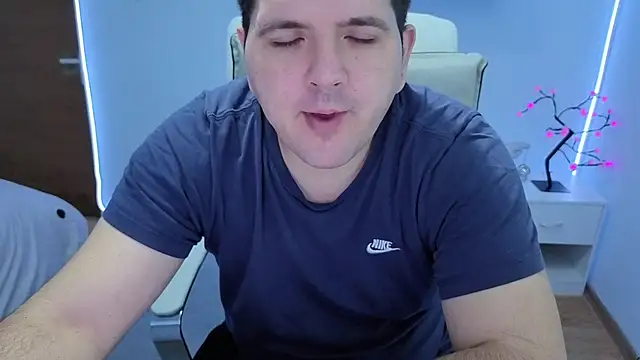 Snapshot of JasonJacks chatting on 11.05.25 JasonJacks online show from 11.05.25