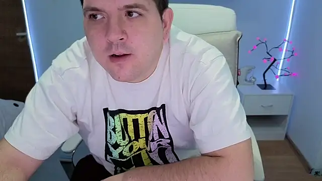 Snapshot of JasonJacks chatting on 11.07.25 JasonJacks online show from 11.07.25