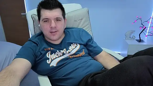 Snapshot of JasonJacks chatting on 11.10.25 JasonJacks online show from 11.10.25