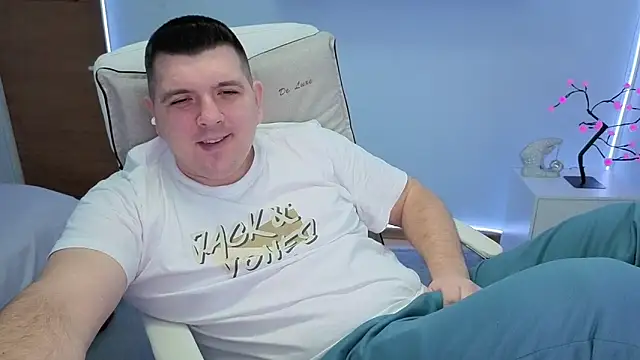 Snapshot of JasonJacks chatting on 11.15.25 JasonJacks online show from 11.15.25