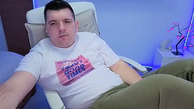 Snapshot of JasonJacks chatting on 11.20.25 JasonJacks online show from 11.20.25