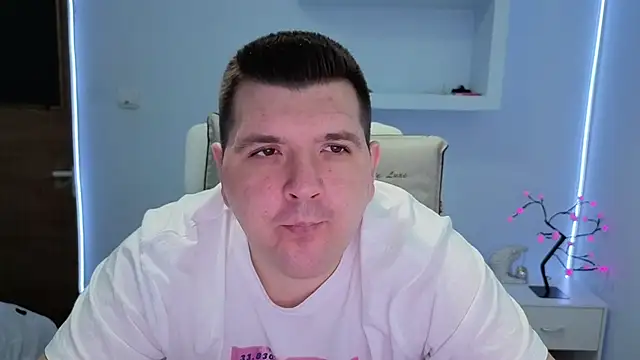 Snapshot of JasonJacks chatting on 11.26.25 JasonJacks online show from 11.26.25