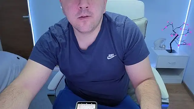 Snapshot of JasonJacks chatting on 11.28.25 JasonJacks online show from 11.28.25