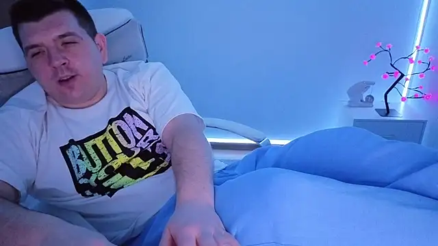 Snapshot of JasonJacks chatting on 11.30.25 JasonJacks online show from 11.30.25