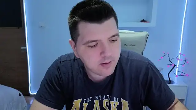 Snapshot of JasonJacks chatting on 12.01.25 JasonJacks online show from 12.01.25