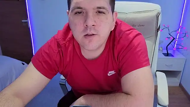 Snapshot of JasonJacks chatting on 12.02.25 JasonJacks online show from 12.02.25