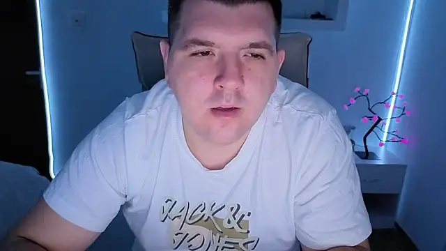 Snapshot of JasonJacks chatting on 12.19.25 JasonJacks online show from 12.19.25