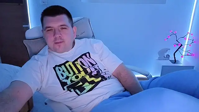 Snapshot of JasonJacks chatting on 12.22.25 JasonJacks online show from 12.22.25