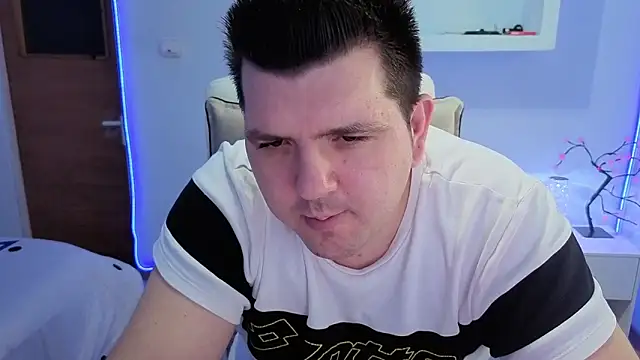 Snapshot of JasonJacks chatting on 02.14.26 JasonJacks online show from 02.14.26