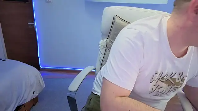 Snapshot of JasonJacks chatting on 03.18.26 JasonJacks online show from 03.18.26